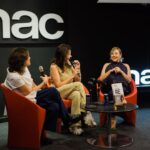 Melani Olivares Instagram - …ayer presentamos Momento Re y nunca había sentido tal resaca de amor! Presentando el libro con nosotras , estaba mi amiga/ hermana Carmen Machi, que hizo magia. Nos reímos , lloramos y nos dimos la vuelta como un calcetín. También estuvimos abrazada y mimadas por nuestra amig@s y había tanta ilusión en sus miradas que me conmovió aun más . Estoy muy ñoña creo, pero os quiero muchísimo a tod@s l@s que os acercasteis hasta allí. @beacuevasm mi otra mitad. #carmenmachi forever te quiero ❤️ @penguinlibros #Gonzalo ♥️ @editabundo @salvasuay @rafa_cuore ❤️❤️❤️❤️ @vinos.unaipozo sois lo maaaas!!!! ❤️❤️❤️