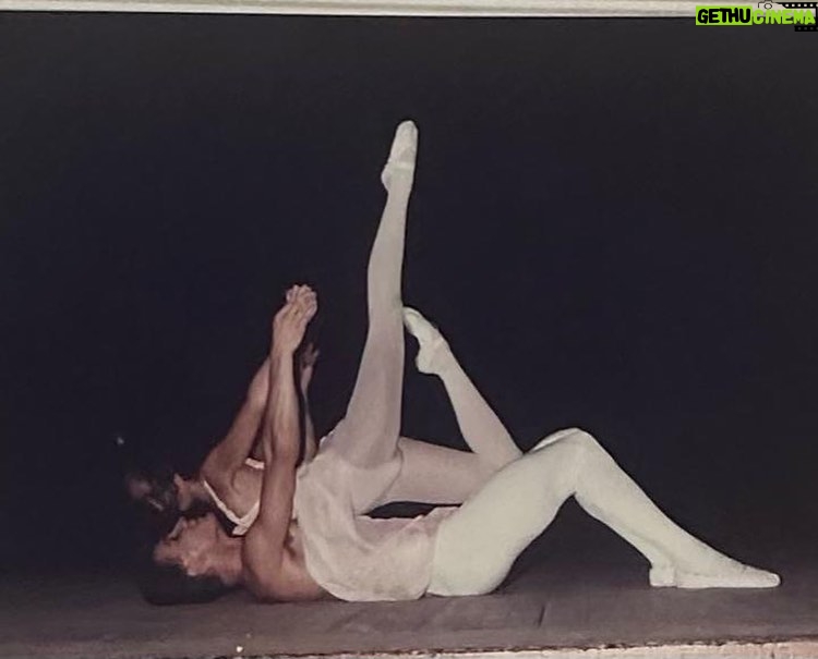 Melani Olivares Instagram - Esta noche soñé que bailaba como antaño ❤️‍🩹