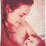 Melani Olivares Instagram - …sigue intacta la misma mirada de confianza, complicidad, sabiduría…sigues intacta en esencia . Felices 11 Manuela… Te amo con locura y frenesí! Gracias por estar y existir, la vida es más bonita a tu lado..❤️❤️❤️❤️