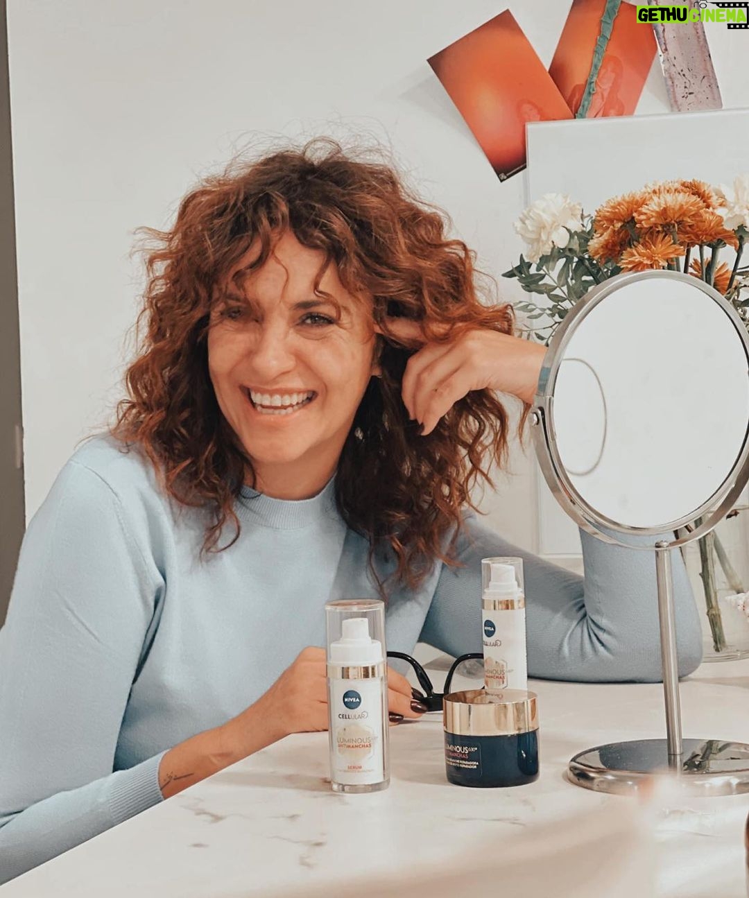 Melani Olivares Instagram - Llevo 4 semanas usando la rutina Luminous630 de @nivea_es en mis manchas y estoy súper contenta, noto muchísimo el cambio. Los resultados serán mucho más visibles en 8 semanas pero yo ya noto la diferencia. Es súper importante ser constante y aplicar bien todos los productos: por la mañana serum+crema de día con FP50 y de noche serum+crema de noche. Despídete de las manchas y prepárate para lucir una piel luminosa :) #nivealuminous630 ya está en mi lista de productos que merecen la pena! #rutinaantimanchas
