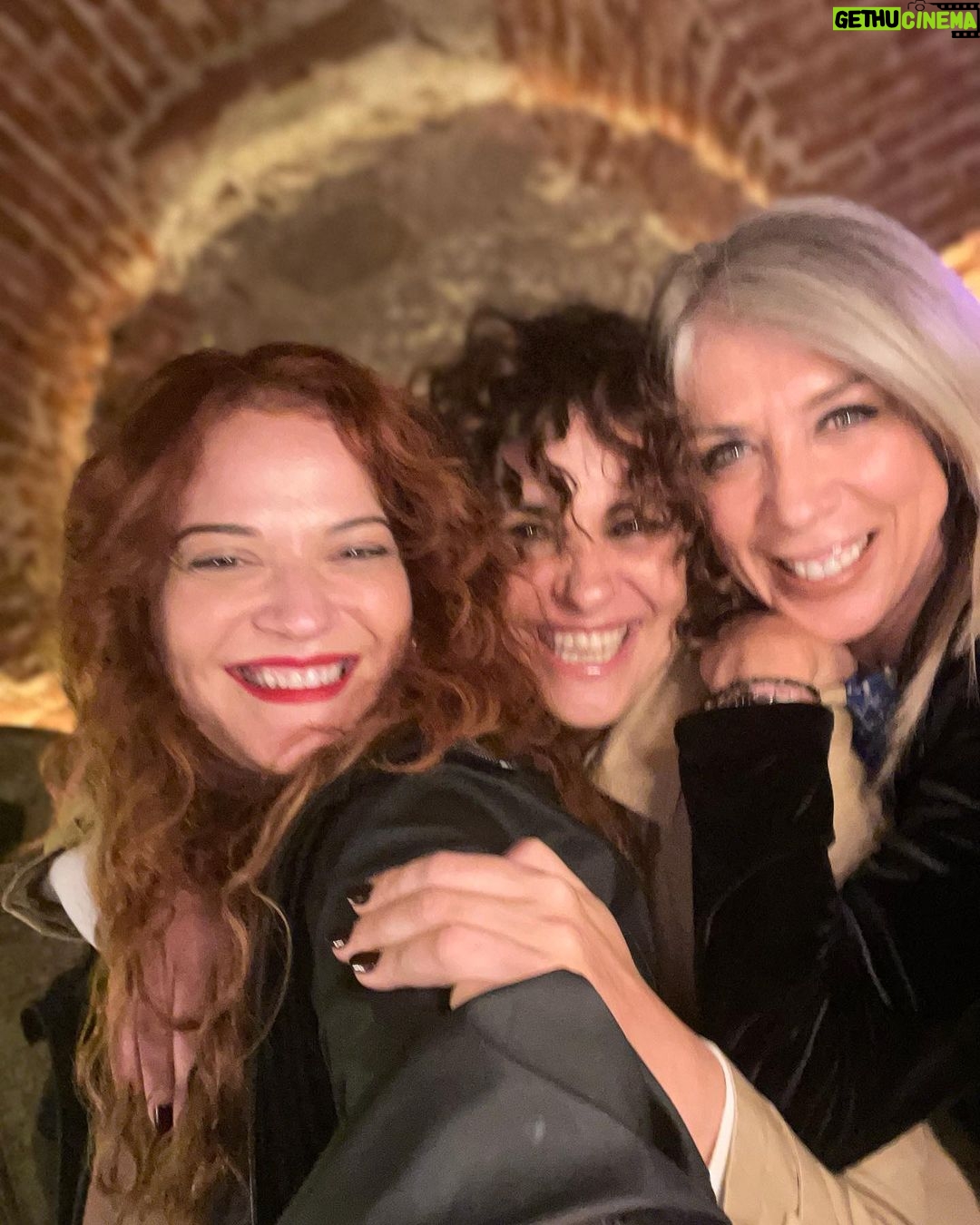 Melani Olivares Instagram - …fines de semana de mucho amor, cantos, risas y Aquelarre… @evaisanta @elisabethojeda @santimarin @rafa_cuore #manuela ❤️❤️❤️🫀