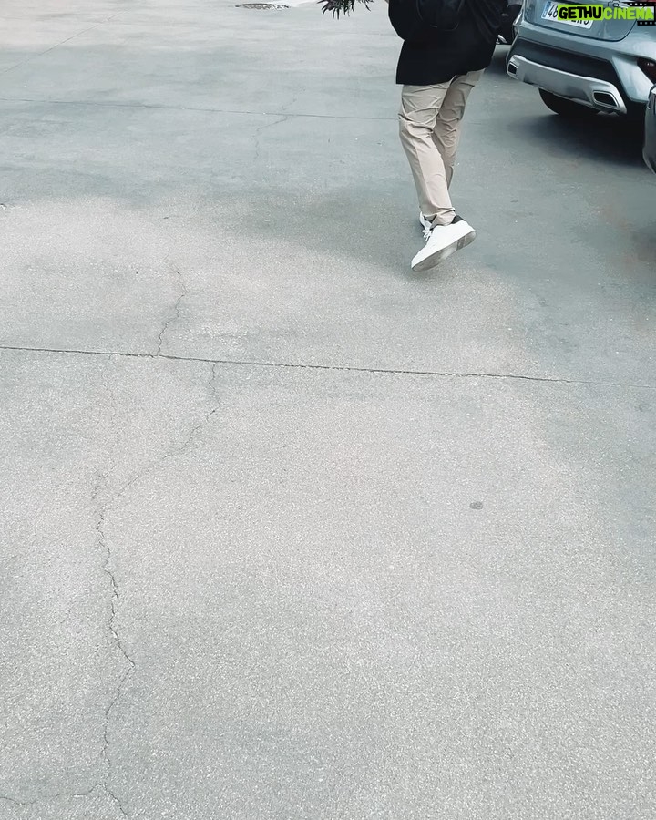 Melani Olivares Instagram - No me gustan las despedidas por eso he tardado 5 días en subir este vídeo, han sido 8 meses de trabajo frenético pero con todo el amor y más que podía esperar. Gracias, gracias, gracias a todo el equipo de @amaresparasiempre, @antena3com, @diagonaltelevisio @enekobotana y @labueladeltechno por el esfuerzo, el talento y la dedicación y como mención especial, mi prima @itziar_miranda por sostenerme, cuidarme y enseñarme tanto. Os dejo con el corazón llenito de amor y me teletransporto al s.XVI. Nieves Sanabria estará siempre conmigo como todos vosotros. @jorgeboschactor te amare siempre. ❤️❤️❤️