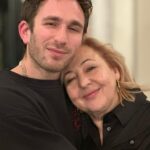 Melani Olivares Instagram - Familia…no estamos todos los que somos… #carmenmachi @pacoleon @lapolvorrosa @eduardocasanova @pepa_rus @canco_drilo @davidcastillo92 @secundelarosa @mirenib ❤️❤️❤️ #aidaforever