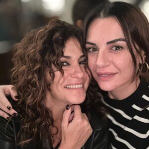 Melani Olivares Instagram - Familia…no estamos todos los que somos… #carmenmachi 
@pacoleon @lapolvorrosa @eduardocasanova @pepa_rus @canco_drilo @davidcastillo92 @secundelarosa @mirenib ❤️❤️❤️
#aidaforever