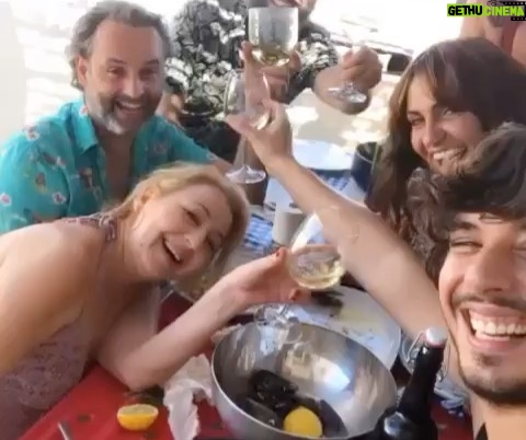 Melani Olivares - 23.9K Likes - ⦠hoy cumple años esta señora que se viste ir los pies, hermana, amiga , cómplice, salvadora y maga. Te quiero Carmen!!! Esta década es nuestra!!!!
PD: como dice @peponnieto , tenemos que hacernos mĆ”s fotos juntas, no vaya a ser que nos muramos y no tengamos ninguna foto para subir ššššā¤ļøā¤ļøā¤ļøā¤ļø
Feliz cumpleaƱos Tatita ā¤ļøā¤ļøā¤ļøā¤ļø