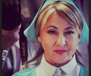 Melani Olivares Instagram - … hoy cumple años esta señora que se viste ir los pies, hermana, amiga , cómplice, salvadora y maga. Te quiero Carmen!!! Esta década es nuestra!!!! 
PD: como dice @peponnieto , tenemos que hacernos más fotos juntas, no vaya a ser que nos muramos y no tengamos ninguna foto para subir 😂😂😂😂❤️❤️❤️❤️
Feliz cumpleaños Tatita ❤️❤️❤️❤️
