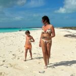 Melani Olivares Instagram - … …y llegó el momento de decir adiós a cayo largo… hemos aprendido que el lujo no es material, el lujo es lo que nos llevamos en el corazoncito, nos llevamos a sus gentes y a toda la generosidad que nos han llenado el alma… Amenazamos con volver pronto, muy pronto.. Seguiré subiendo momentos que nos queda en por compartir ❤️❤️❤️ @neoxing @hugo_delross @memoriescayolargo @mohamadfawzigonzalez @rafavillanuevabaena #playasirena #villamarina ❤️❤️❤️❤️