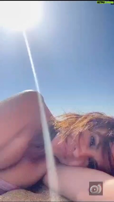 Melani Olivares Instagram - …ahora sí que si, con esta súper croqueta , quedan inauguradas estás vacaciones!! Disfruteeeeen y déjense ser…❤️❤️❤️❤️