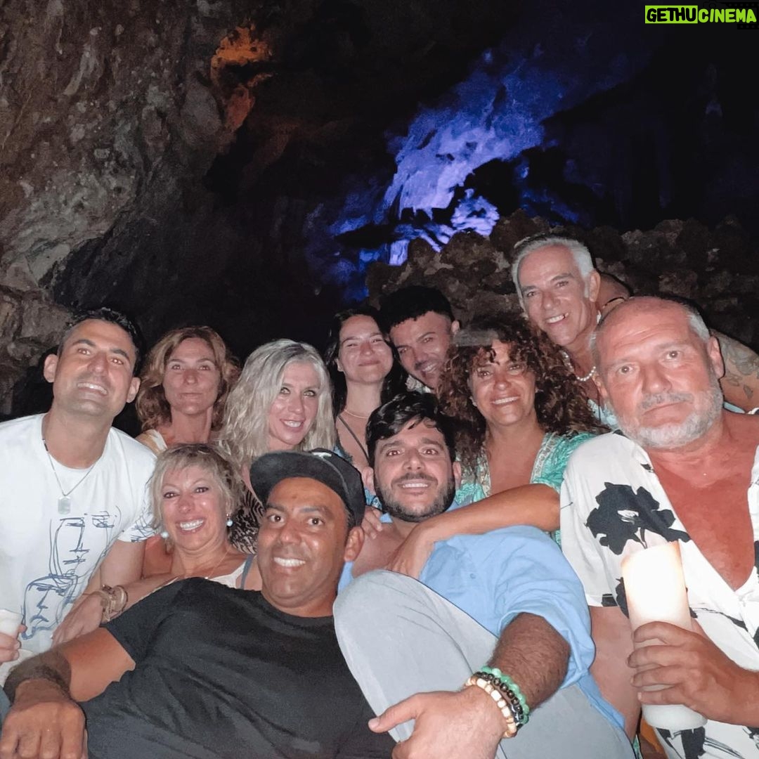 Melani Olivares Instagram - …pidiendo y manifestando deseos conjuntos y agradeciendo al universo! @evaisanta @melaniolivares Cova Santa Ibiza