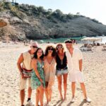 Melani Olivares Instagram – Familia estructurada de otra forma..😂😂😂 El Silencio Ibiza
