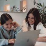 Melani Olivares Instagram - #Publi - En casa siempre le hemos dado mucha importancia a los idiomas, por eso, Manuela ha comenzado sus estudios con @novakidespana y está consiguiendo progresar muy rápido 🤓✅ Es una forma divertida y con flexibilidad horaria💻🗣️. Si queréis empezar también con este método, os dejo el código MELANI20 para que podáis disfrutar de un 20% de descuento en el primer curso. #novakid #novakidespana #ad