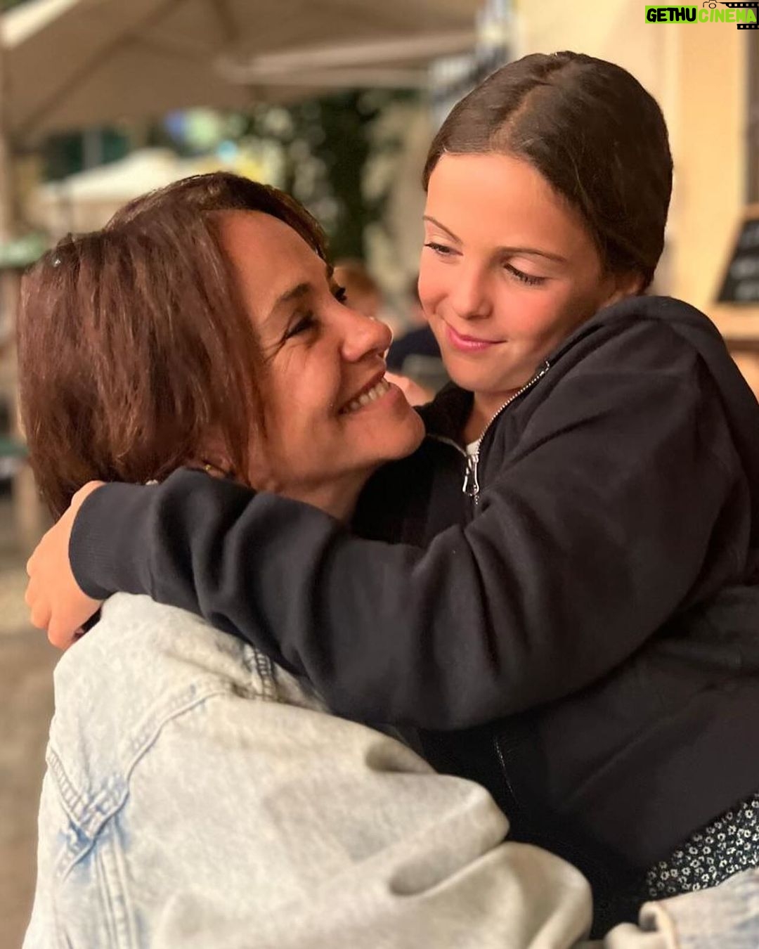 Melani Olivares Instagram - …yo contigo todo siempre… feli cumpleaños Manuela…. Te amamos .🤍🤍🤍🤍