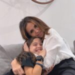 Melani Olivares Instagram - #Publi | Ya tenemos el nuevo reloj de @savefamilygps, el SaveWath+ y estamos encantadas, sobre todo Manuela que ya ha empezado a usarlo Este nuevo modelo es el mas avanzado y cuenta, entre otras muchas cosas, con Whatsapp, desbloqueo facial, GPS... Os cuento mas sobre el en este reel y en mis historias!