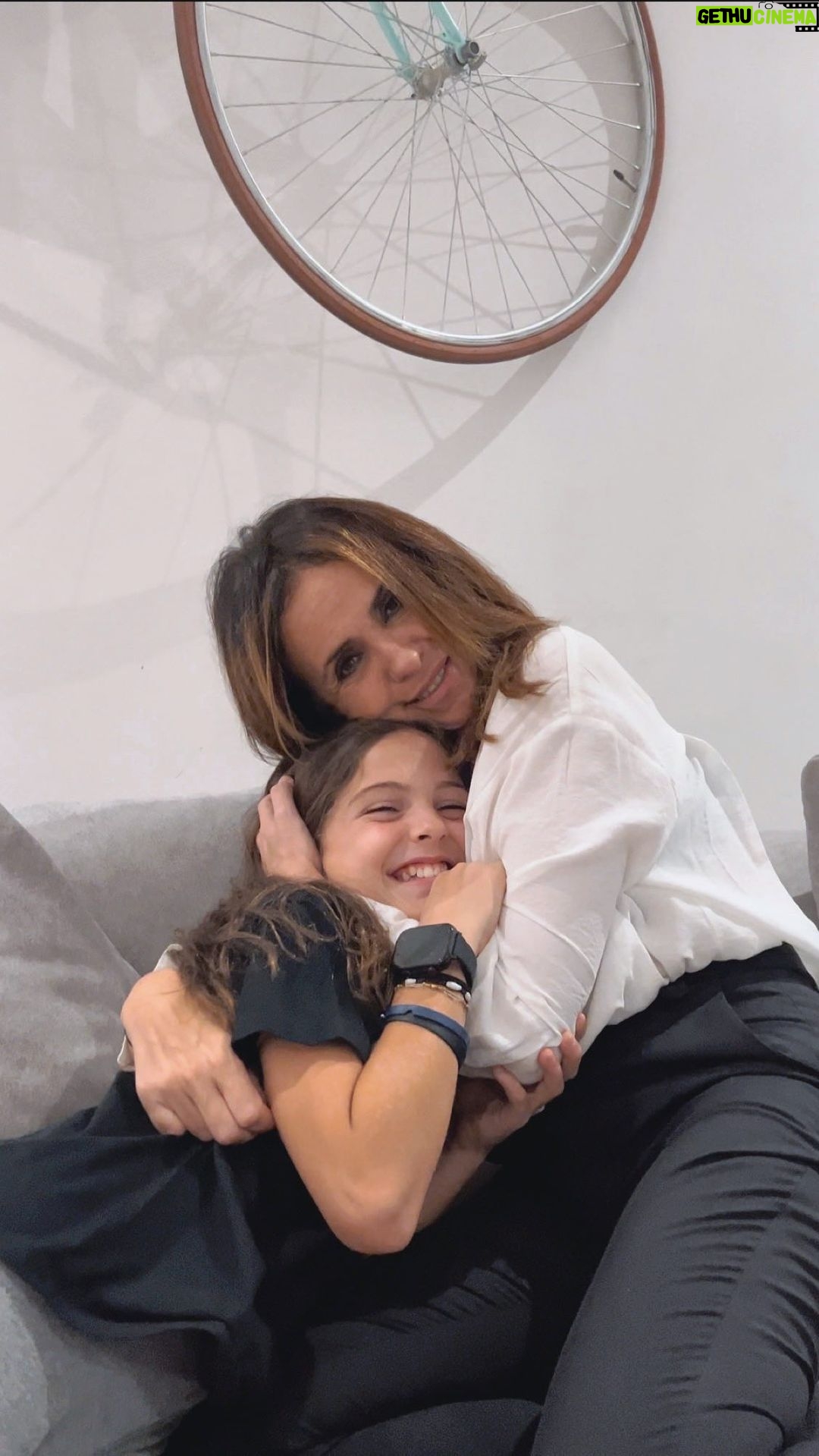 Melani Olivares Instagram - #Publi | Ya tenemos el nuevo reloj de @savefamilygps, el SaveWath+ y estamos encantadas, sobre todo Manuela que ya ha empezado a usarlo Este nuevo modelo es el mas avanzado y cuenta, entre otras muchas cosas, con Whatsapp, desbloqueo facial, GPS... Os cuento mas sobre el en este reel y en mis historias!