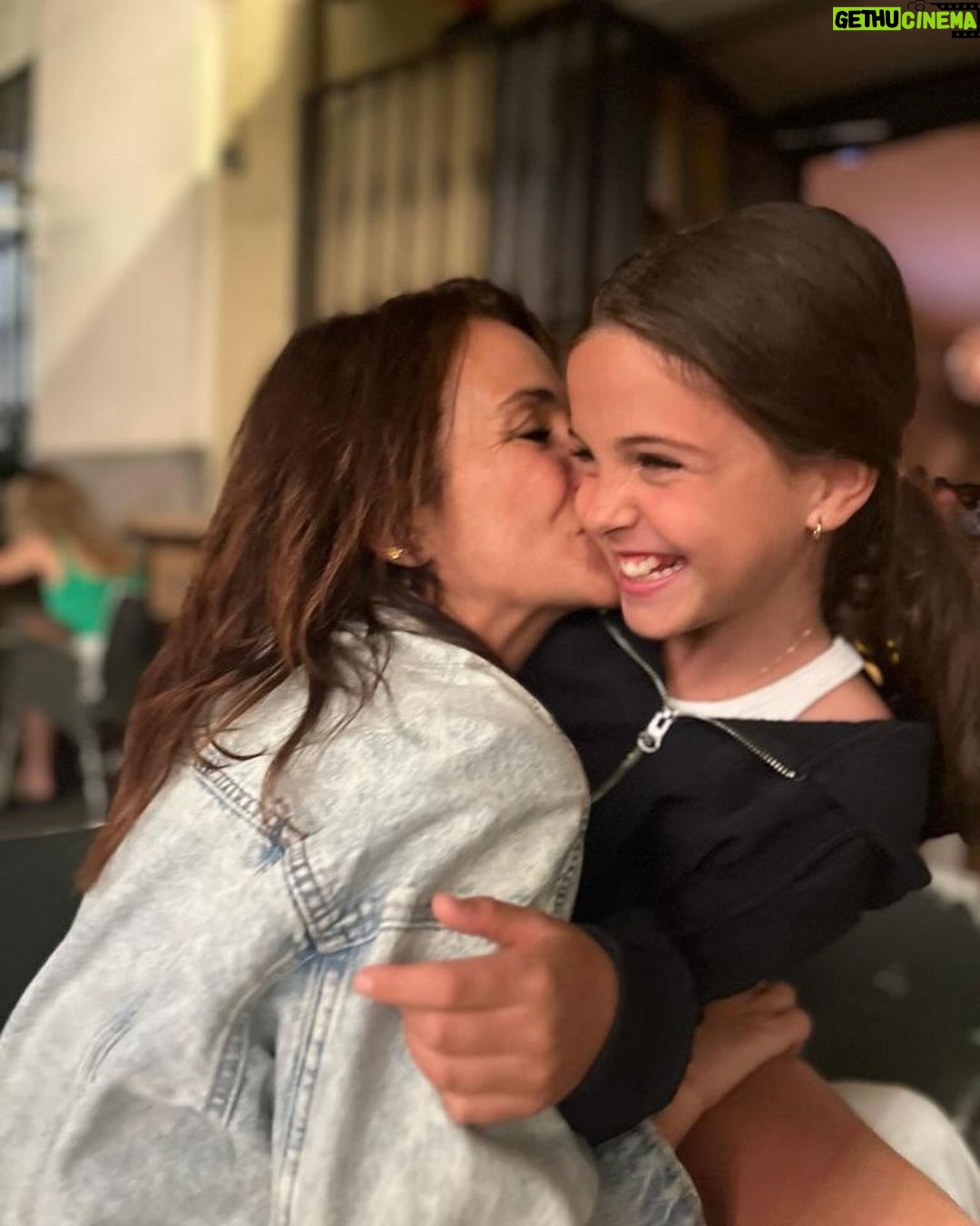 Melani Olivares Instagram - …yo contigo todo siempre… feli cumpleaños Manuela…. Te amamos .🤍🤍🤍🤍