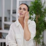 Melani Olivares Instagram - #Publi - Ya os he contado alguna vez por aquí la rutina que hago para combatir el tema de las manchitas de la piel con NIVEA Luminous630, ahora estoy utilizando su NUEVO Sérum que tiene doble beneficio: antiedad y antimanchas! Empiezas a ver resultados a partir de la segunda semana y yo la verdad, estoy encantada con la evolución que voy viendo y me noto la piel mucho más luminosa, joven y homogénea. ¡Os dejo un poco más de info en las historias que acabo de subir! #NIVEALuminous630 #NIVEAntimanchas #SerumAntimanchas #NIVEA @nivea_es