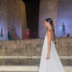 Melani Olivares Instagram - …el desfile de @maisonmesa en la plaza de Colón el martes,fue maravilloso, la colección increíble, súper ponible, con unos tejidos de infarto, y con un color que te lo quieres poner todo!!! Gracias por tanto Mesa y Sandy sois como vuestros diseños, lo quiero todo de vosotros! PD: @marttinaol_ ( mi niña bonita y yo no podíamos disfrutar más el desfile y el modelito que llevábamos . Os queremooooos 🤍🤍🤍🤍