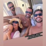 Melani Olivares Instagram – siempre perdemos los mecheros, nos los robamos los unos a los otros, a veces sin darnos cuenta.. mi amigo @gssuyess , que busca siempre las soluciones a los problemas, una persona práctica y elevada donde las haya, y muuuuy cansado de tod@s nosotr@s , ha inventado el mechero NOLOST… 
Graciaaaaas Jesuuuuus😂😂😂
Mis amigos @peponnieto y @pacoleon me miran así de bonito..♥️♥️♥️ @eduardonavarreteoficial 
@antonio_abeledo 

@hotelemperadormadrid ❤️❤️