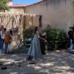 Melani Olivares Instagram - Ha sido un viaje al siglo XVI increíble. La primera vez que hago época de verdad. Han sido casi 4 meses dando vida unas mujeres que ansían su libertad . BEGUINAS, mujeres demócratas, que no están sujetas a ninguna orden eclesiástica, que no practican la castidad y son devotas De Dios, entre otras muchas cosas. Compañeras @beasegurafolch @silmalopez @amaiaaberasturi @crsplazas @ella_kweku y mi hija @luciacaraballo_ que si me dieran a elegir , nunca tendría otra hija ficticia. Nos lo hemos pasado BOMBA , gracias también a @romu71 que se convirtió desde el primer día en un beguino más, @claudiapintoe @buendiaestudios @atresplayer @antena3com @amparo.miralles @rsoniamartinez Y ahora toca descansar ! Felices vacaciones a tutti !!❤️❤️❤️❤️