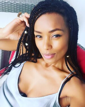 Melanie Liburd Instagram - Tariq's locked up and Carrie's chillin
@ghoststarz #Holiday vibes ☀️;)