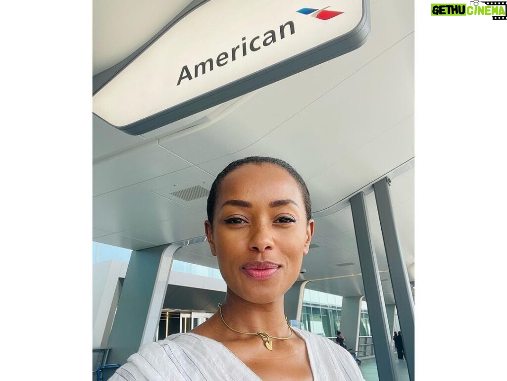 Melanie Liburd Instagram - What a pleasure it's been traveling with @americanair this past year. Reuniting with my family and friends after two long years and oh so many little adventures. New York, LA, London, Nashville, Mexico. #AmericanAirPartner Los Angeles, California