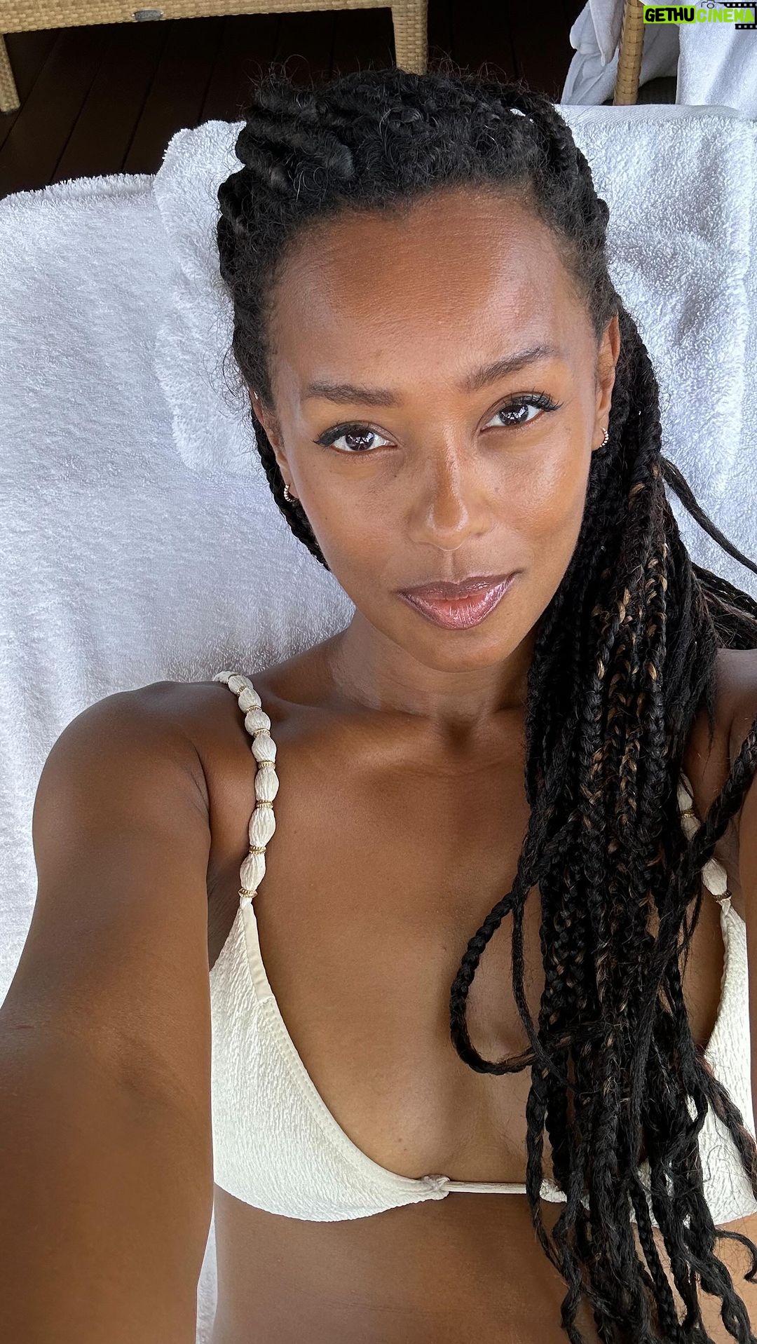 Melanie Liburd Instagram - Full heart ✨
