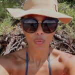 Melanie Liburd Instagram - This summer is yours 💗♥️ Megunticook Lake