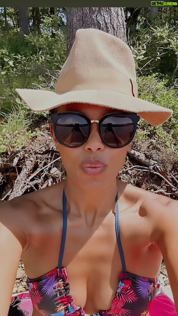 Melanie Liburd Instagram - This summer is yours 💗♥️ Megunticook Lake