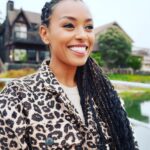 Melanie Liburd Instagram - Happy Friday beautiful friends 🤎 📷@gabrielmornelas Venice