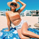 Melanie Liburd Instagram - First beach day of the summer. Back with the gang. 📷 @sammatthews @adicora_swimwear #islandgirl 🧡 Venice