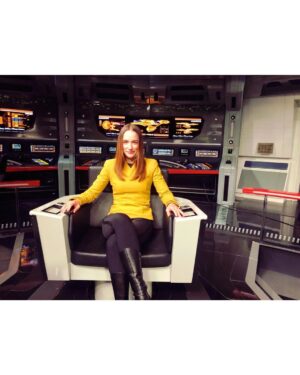 Melanie Scrofano Instagram - New Ship Who ‘Dis?

Cap Bat is back…what could possibly go wrong?

📸 @ansonmount 
🖼 @mamagoo5e 

@startrekonpplus @strangenewworlds