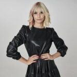 Melina Konti Instagram - Παιδιά από 'δω η Ράινα! Θα τη βλέπετε από απόψε στη «Γη της Ελιάς», στις 21.00 στο @megatvcom! Σκηνοθεσία: @georgiou82 Σενάριο: Βάνα Δημητρίου @make_it_productions #actress #raina #gitiselias #rainagitiselias #season2 #megatv #channel #tvseries #greek #television #dancer #poledancer #character #newentry #blonde #role #acting #excited #letsgo Μάνη