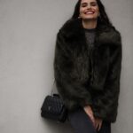 Melina Konti Instagram - Festive mood on 🌟 📸 @v.fourtwentyclan #athens #festive #christmas #mood #smile Athens, Greece