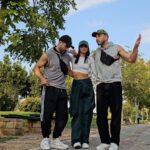 Melina Konti Instagram - Weekend vibezzz..🫠 #illbearound #athens #friends #dancers #havingfun Athens, Greece