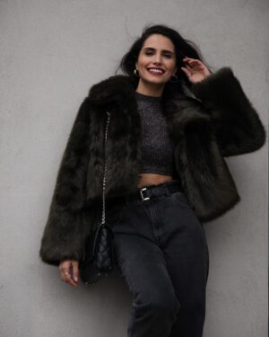 Melina Konti Instagram - Festive mood on 🌟

📸 @v.fourtwentyclan
#athens #festive #christmas #mood #smile