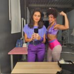 Melina Konti Instagram - Α Υ Τ Α Π Α Τ Η Παρουσιάστρια του πρωινού φραπέ για το νέο music video της @officialtamta Δείτε το στο YouTube! TAMTA-Autapati 💜 #autapati #tamta #music #video #actress #vintage #morningshow #loveacting #enjoy Athens, Greece