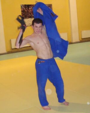 Merab Dvalishvili Instagram - 16 years ago when I was 16. 
16 წლის მე. 🦾🇬🇪