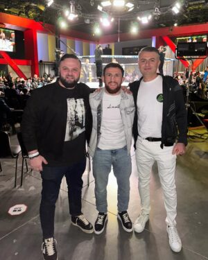 Merab Dvalishvili Instagram - Let’s go, my brother @romandolidze make us proud again 🇬🇪🦾. We are here with you ⚔️ მიდი რომან შენ გენაცვალე გაგვახარე ყველა შენი გამარჯვებით.