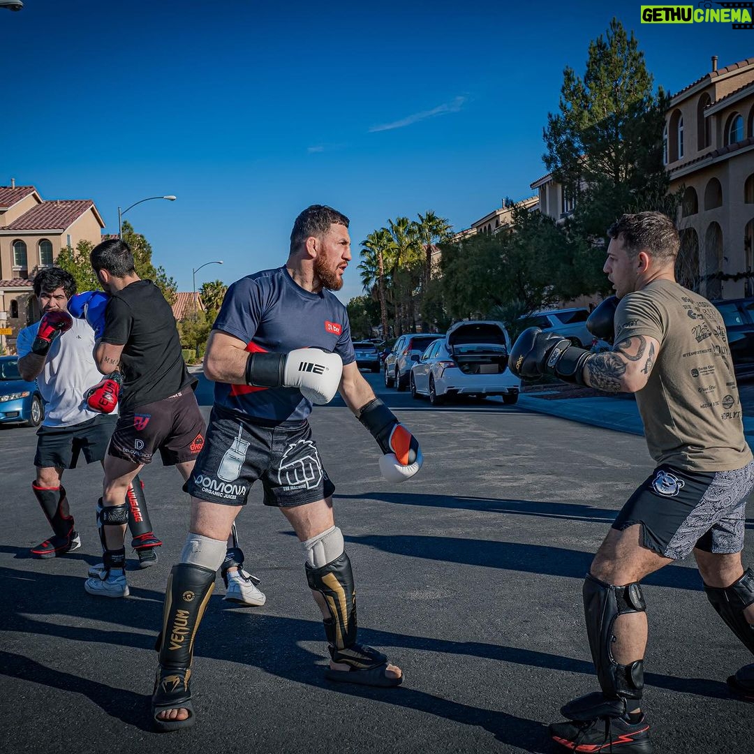 Merab Dvalishvili Instagram - Starting the New Year with training β¦ no days off! Gym closed , no problem .. garage training with the boys. π¦Ύπ Las Vegas, Nevada