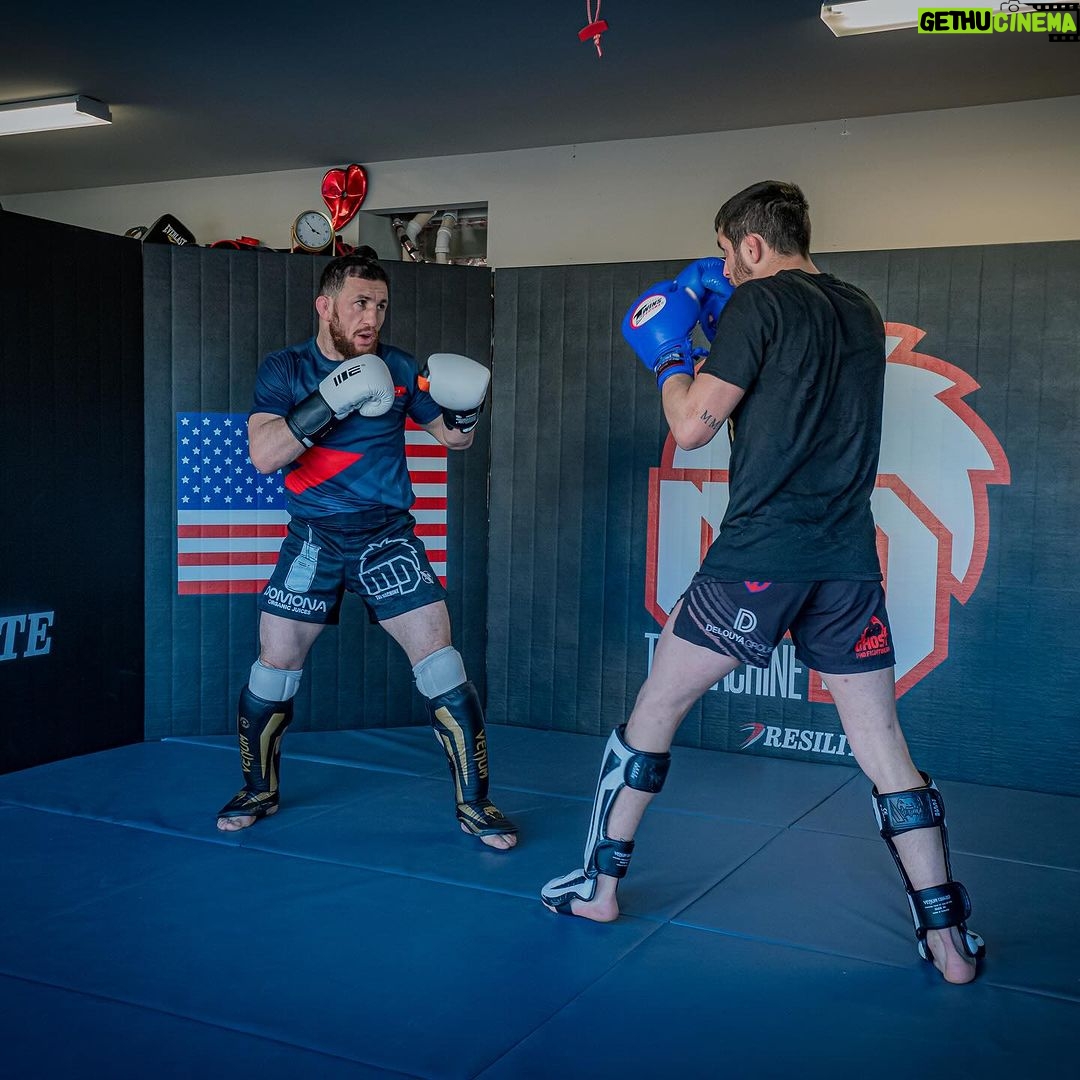 Merab Dvalishvili Instagram - Starting the New Year with training β¦ no days off! Gym closed , no problem .. garage training with the boys. π¦Ύπ Las Vegas, Nevada