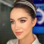 Merih Öztürk Instagram - Sevgili @hamiyetakpinar ’in ellerinden 🤍🌈 #makeup