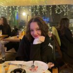 Merve Ateş Instagram - sessizce, sakince geçirilen özel günleri seviyorum… Dostlarımla benim için değerli insanlarla… İyi ki doğdum🤍 (19 oldum bu arada)