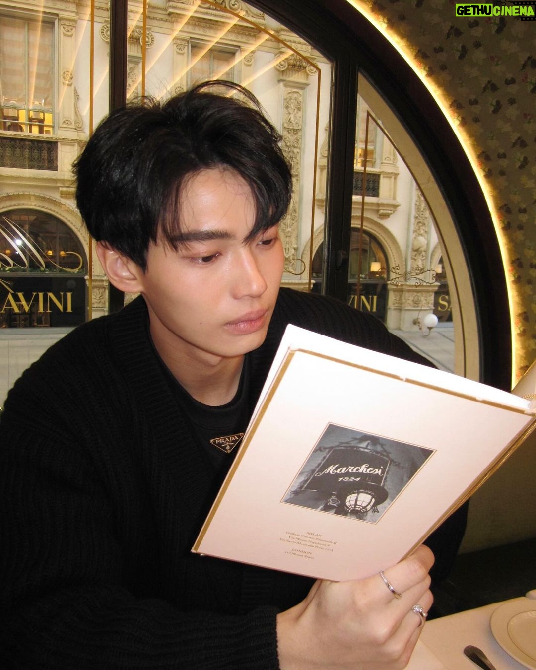 Metawin Opas-iamkajorn - 891.1K Likes - Cozy times in Milan.
@prada #PradaFW24