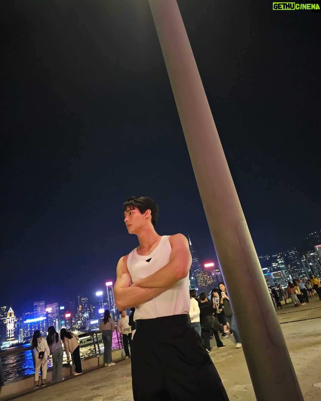 Metawin Opas-iamkajorn - 1.2 Million Likes - 🏙️