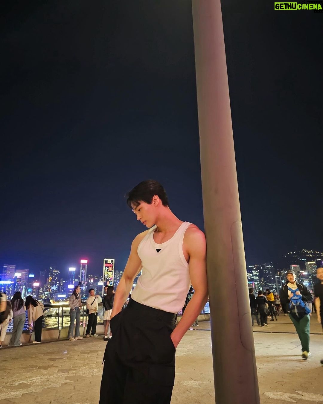 Metawin Opas-iamkajorn - 1.2 Million Likes - 🏙️