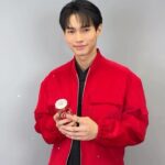 Metawin Opas-iamkajorn Instagram - Can’t wait to celebrate Chinese New Year with you @mickmetas, because magic happens when we bond! Share your well-wishes to your loved ones with this epic 🐲 filter by @cocacola. #CNYWishwithCoke #CokeCNYRealMagic #WinMetawin #CocaColaSG #CocaColaMY