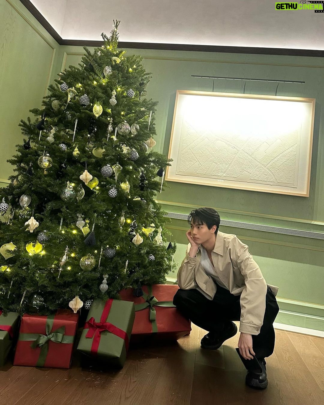 Metawin Opas-iamkajorn Instagram - HK dumps 🎄
