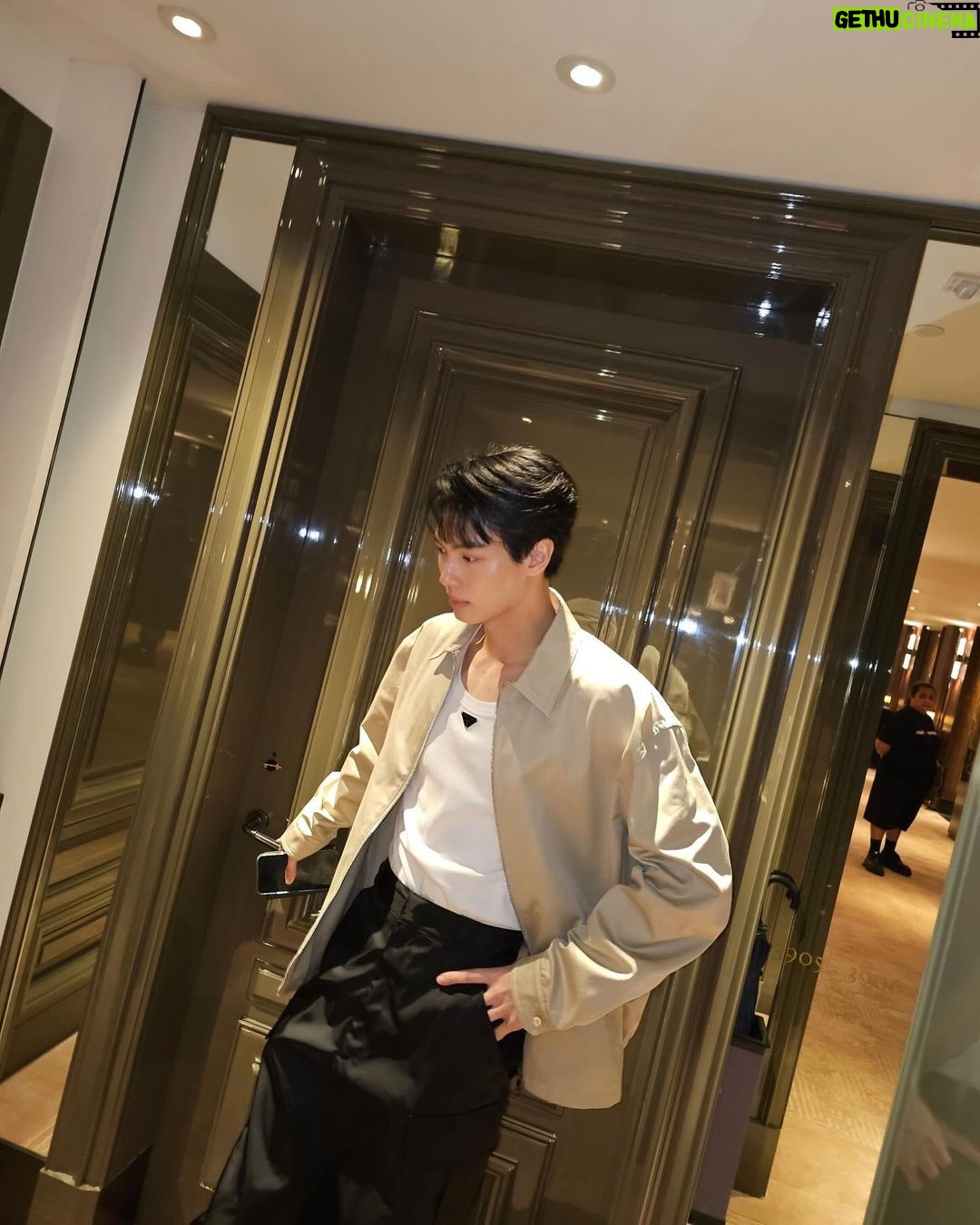 Metawin Opas-iamkajorn Instagram - HK dumps 🎄