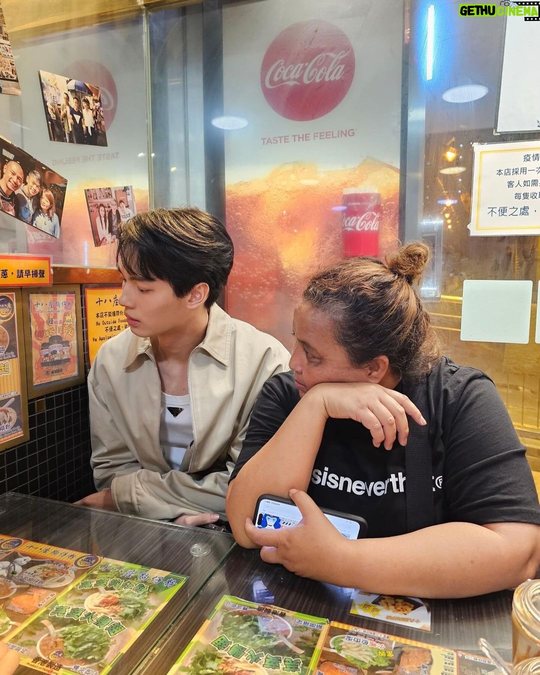 Metawin Opas-iamkajorn Instagram - HK dumps 🎄