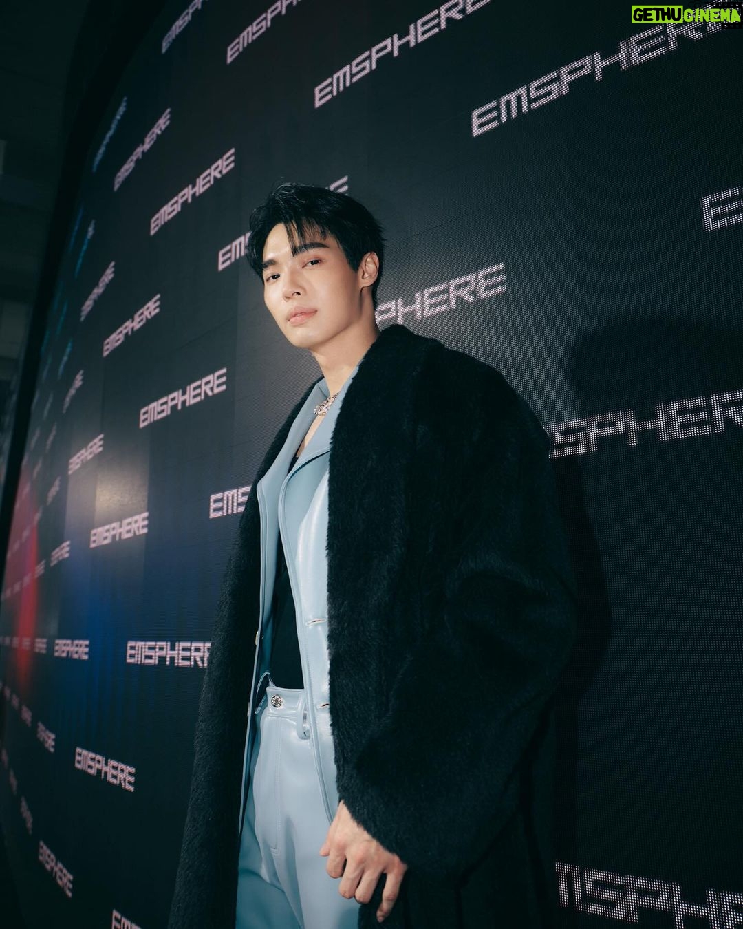 Metawin Opas-iamkajorn Instagram - Long journey Emsphere at EM District